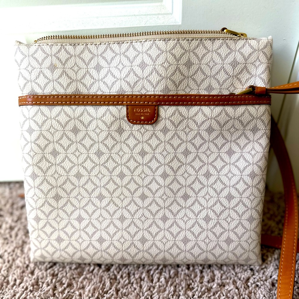 Fossil purse